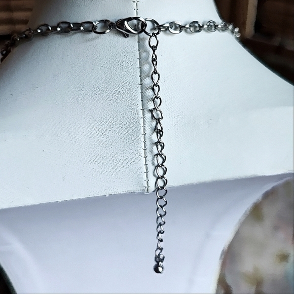 Acrylic Lucite Faceted Teardrop Glass Opaque Seafoam Necklace Silver Tone EUC - Picture 6 of 11